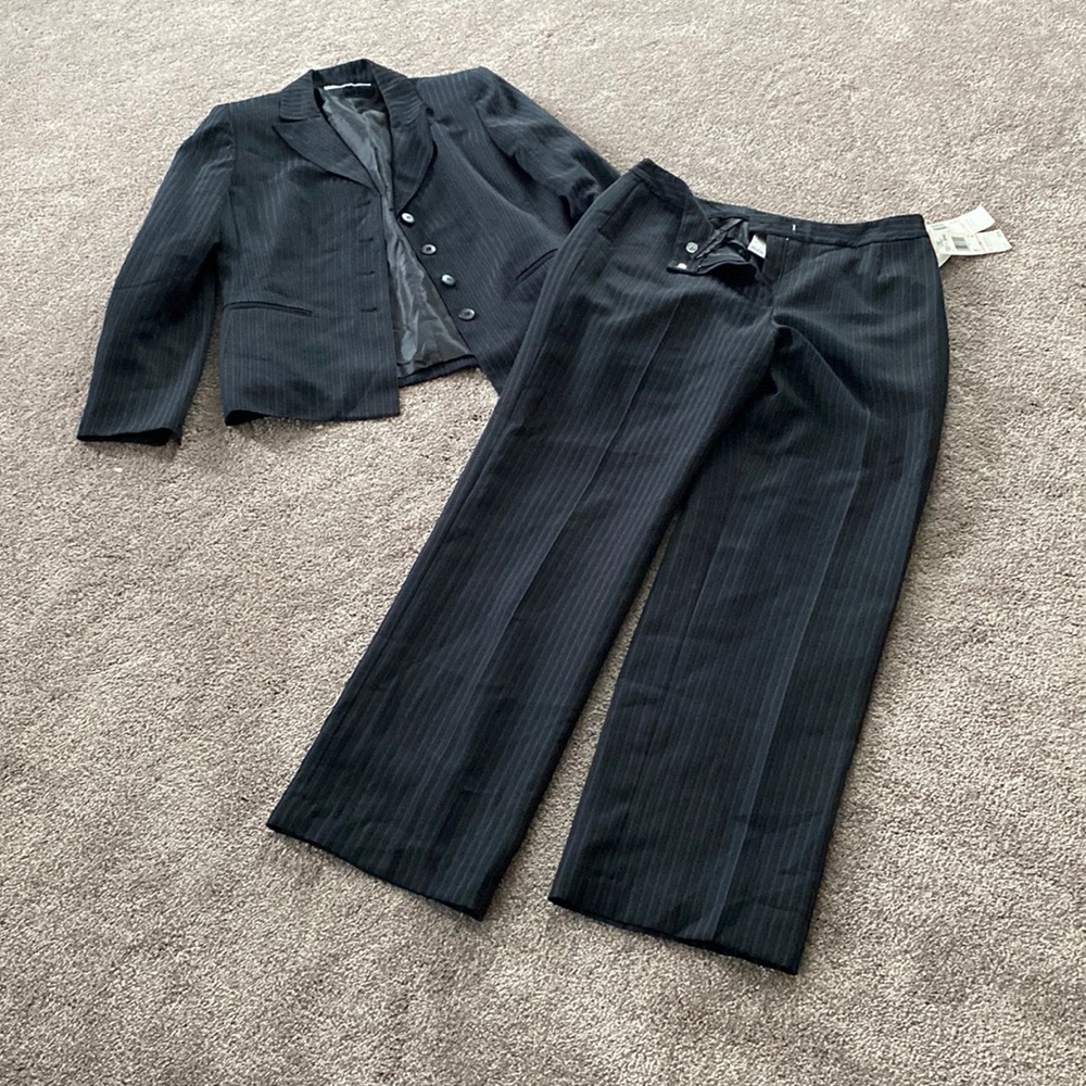 Suit Studio Black Pinstripe Blazer Pants Suit Two Piece SIZE 10 NWT
